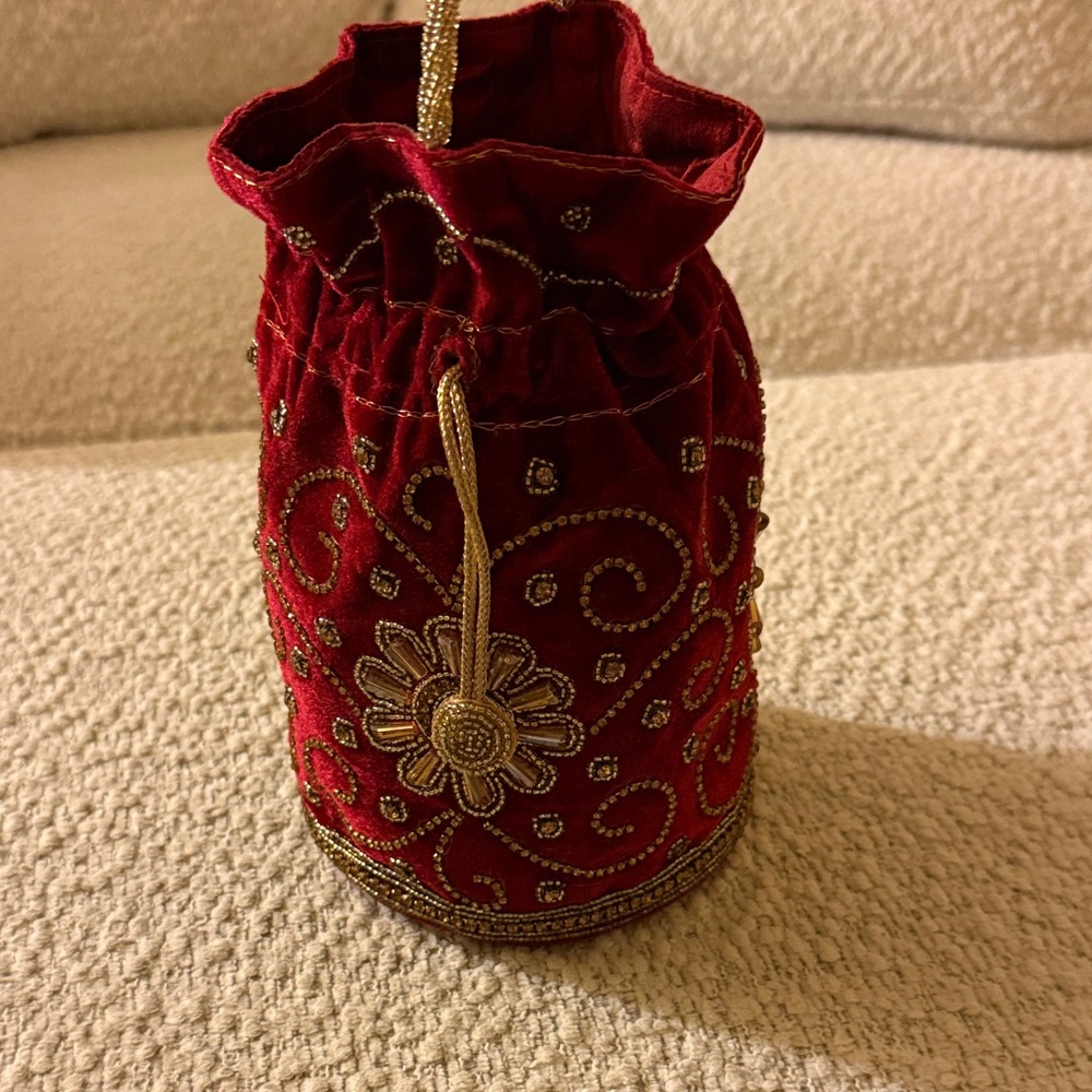 Embroidered Red Velvet Drawstring Bag - Picture 3 of 4